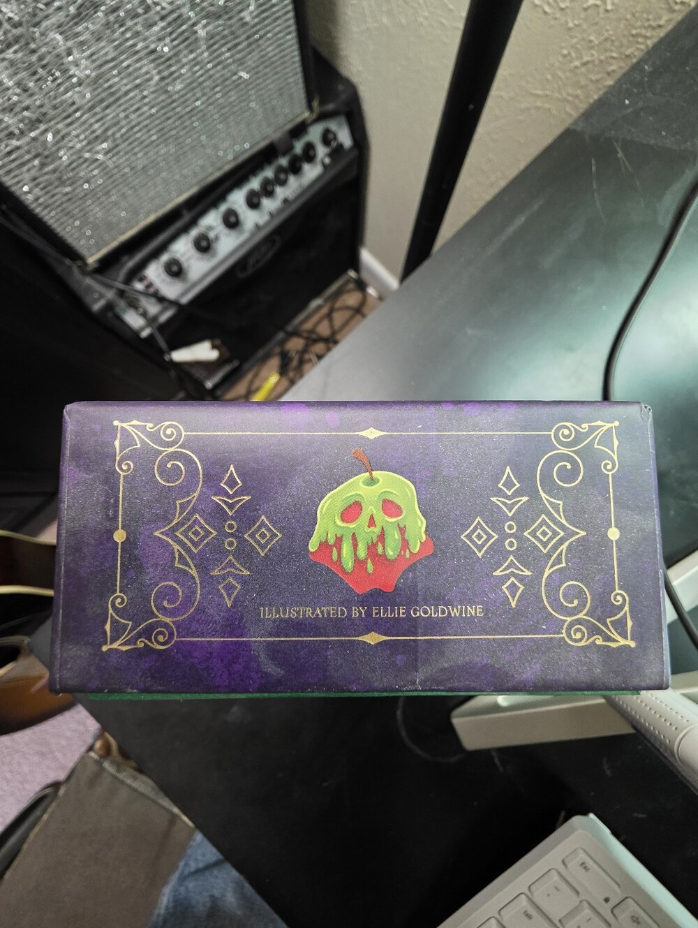 Disney Villains Tarot Deck — Green, Purple & Gold Box Artwork - Picture 6 of 6